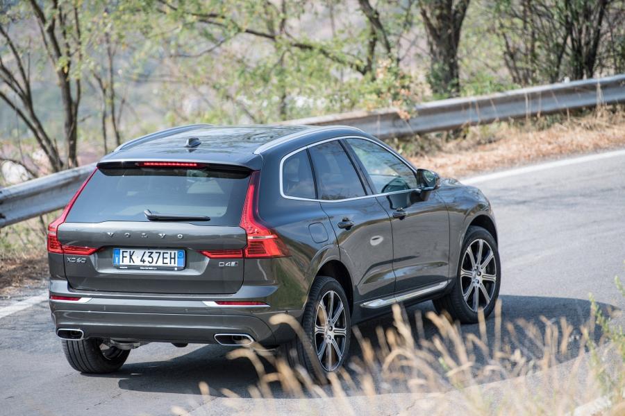  Volvo XC60 D4 Inscription 2017 года  (WW) (фото 14 из 18)